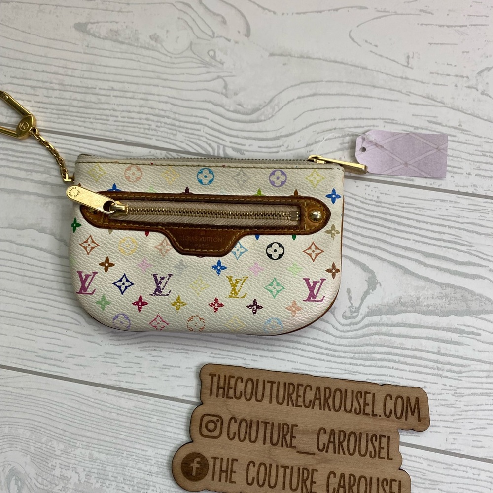 Louis Vuitton blanc MC cles white multi color deal